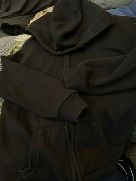 Photo of free Age 8-9 black hoodie (Grays RM17) #1