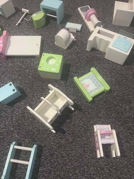 Photo of free Dolls house furniture (Katherines CM19) #3