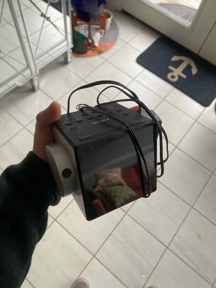 Photo of free alarm clock (Near King St metro in Old Town) #1