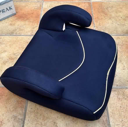 Photo of free Booster seat (Richmond TW10) #3