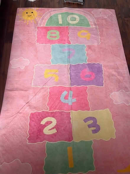 Photo of free rug (OL7 ashton under lyne) #1