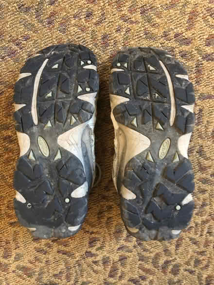 Photo of free women's 10 (?) Oboz (Cerrillos & St. Francis) #3
