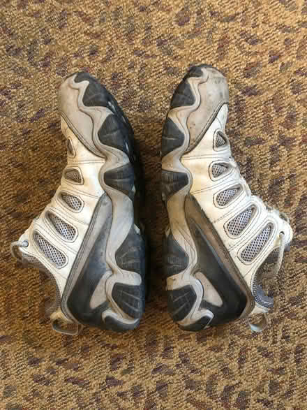 Photo of free women's 10 (?) Oboz (Cerrillos & St. Francis) #2