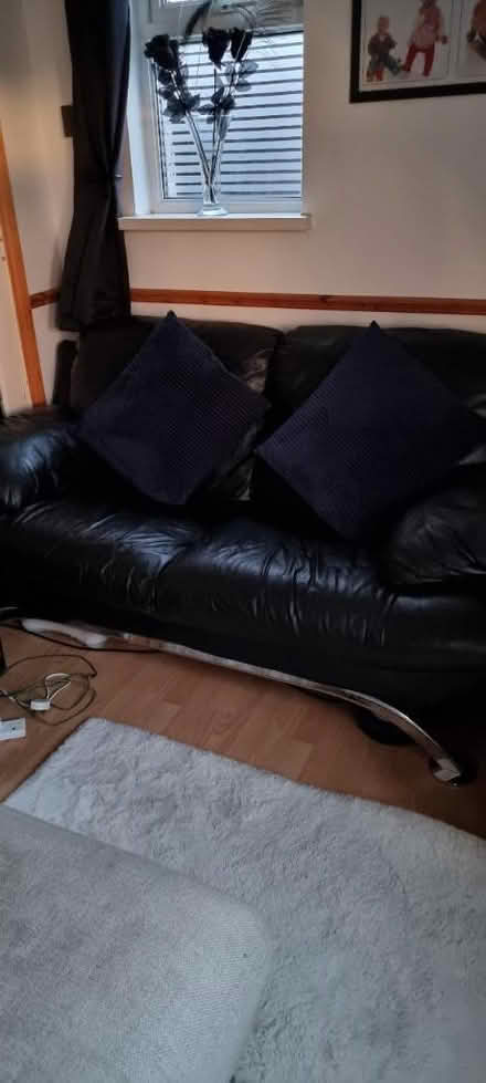 Photo of free 2 seater leather sofa (Tilehurst RG30) #3