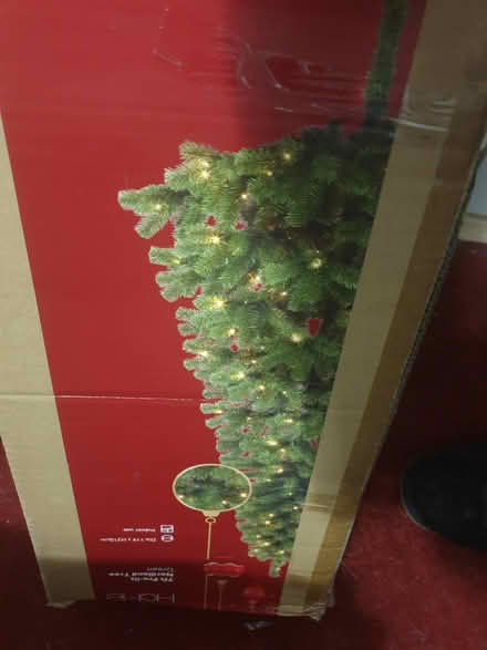 Photo of free Pre lit Xmas tree 7ft (Malvern WR14) #1