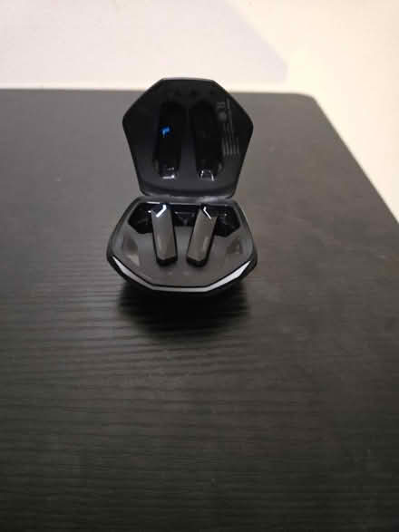 Photo of free Lenovo wireless earpiece (Turkey Street EN1) #2