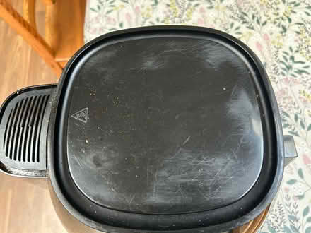 Photo of free Philips Airfryer Large (HA8) #3