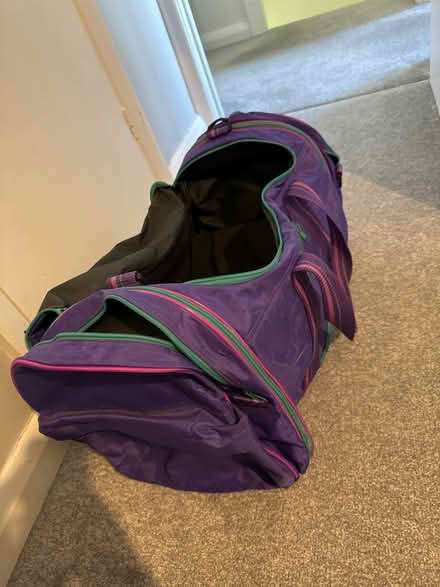 Photo of free 90’s retro gym bag (Staines TW18) #1