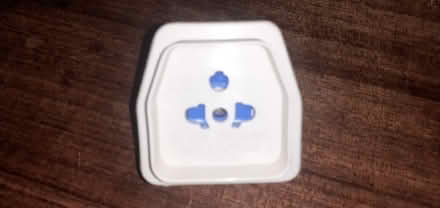 Photo of free UK travelling plug / adaptor (Maidenhead SL6) #2