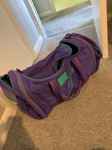 Photo of free 90’s retro gym bag (Staines TW18) #2