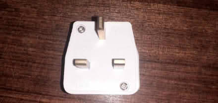 Photo of free UK travelling plug / adaptor (Maidenhead SL6) #1