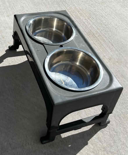 Photo of free Raised feeding station for dogs (South East, near Kirkland.) #2