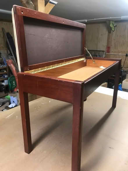 Photo of free Piano stool (Compton Martin BS40) #2