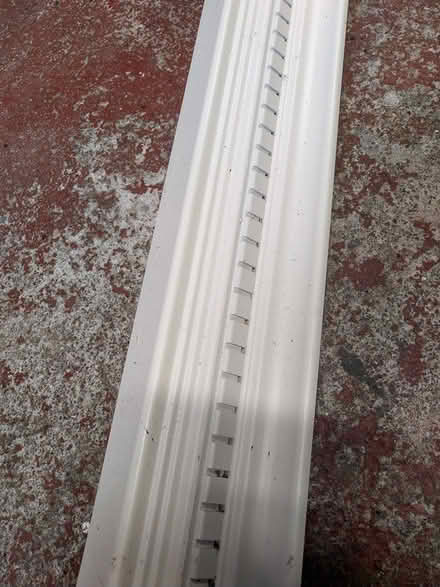 Photo of free wood cornice (HR6) #1