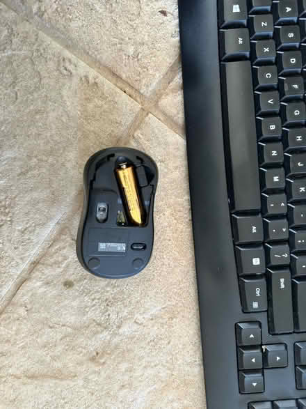 Photo of free Keyboard and mouse (back missing) (75115) #1