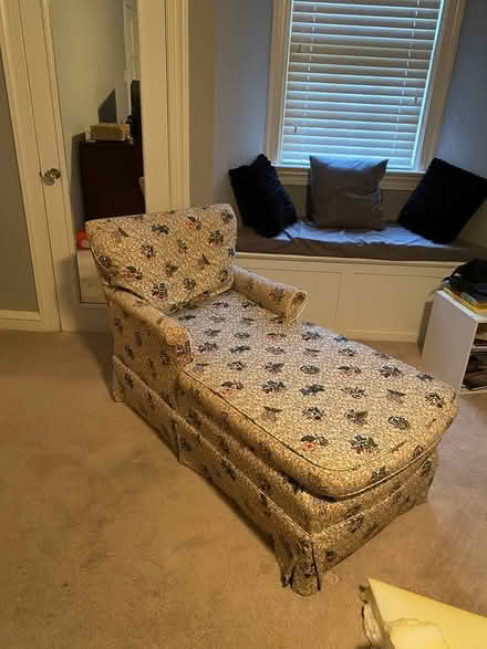 Photo of free Lounge chair (Wyynewood pa) #1