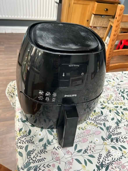 Photo of free Philips Airfryer Large (HA8) #2