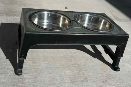 Photo of free Raised feeding station for dogs (South East, near Kirkland.) #1