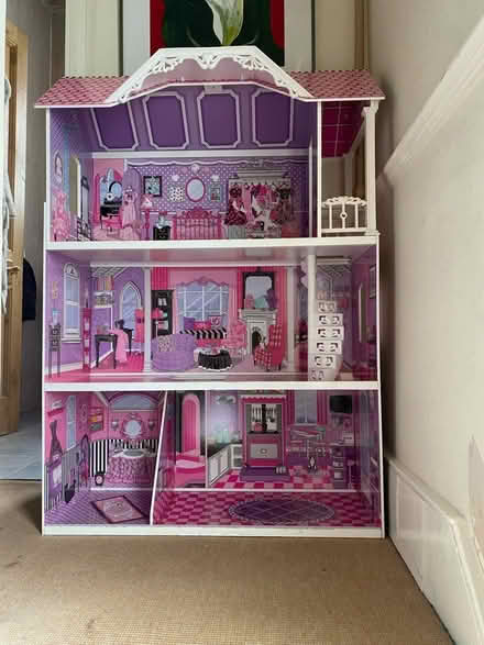 Photo of free Doll house (TW3) #2