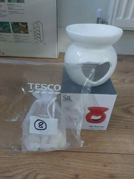Photo of free Oil burner with some wax melts (West Park WA10) #1