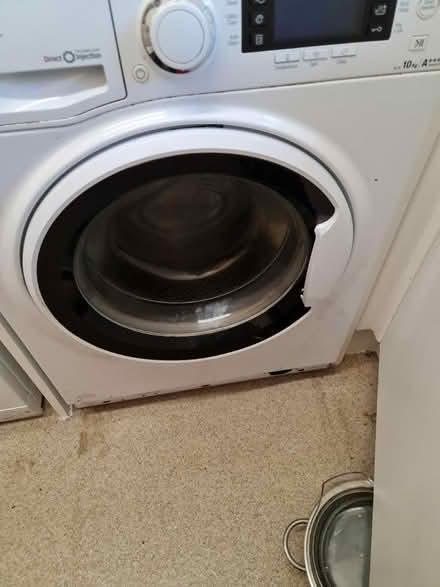 Photo of free Hotpoint 10kg washing machine (Hythe Southampton) #3