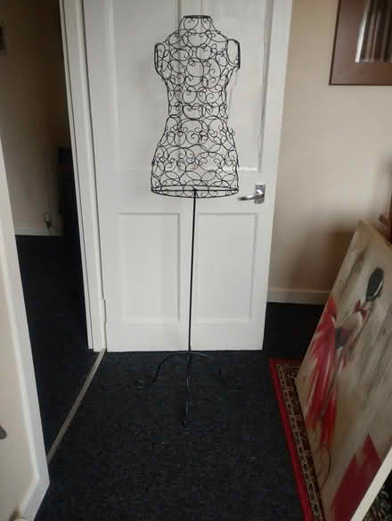Photo of free Pictures and ornamental maniquin (Sighthill) #2