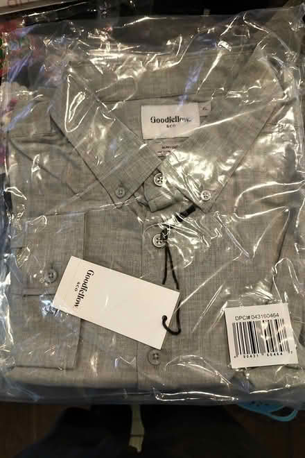 Photo of free XL men's shirts, slim-fit (Weber/Wellington) #1
