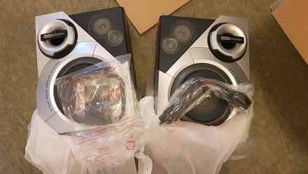 Photo of free 2 x Philips speakers (Gillingham SP8) #4