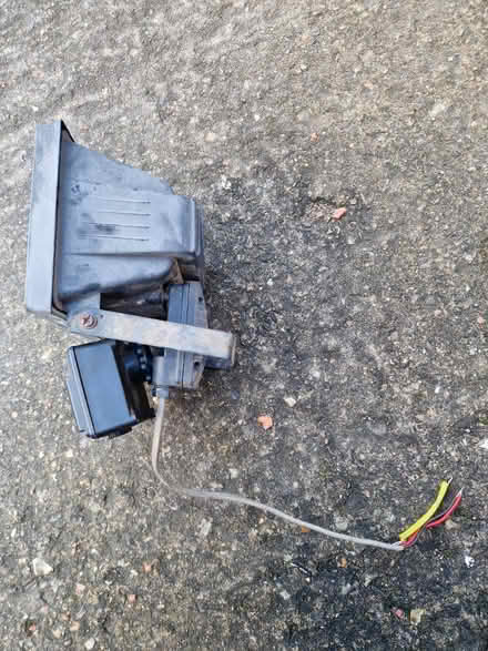 Photo of free Flood light with LED tube (LU6 North Dunstable) #3