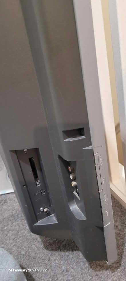 Photo of free TV with remote screen 28" (E16) #3