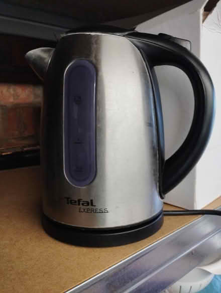 Photo of free Tefla Express Kettle with EU plug (Stone, ST15) #1