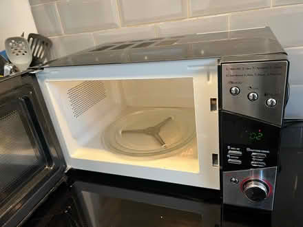 Photo of free Microwave 800W - DeLonghi (Welwyn AL7) #2