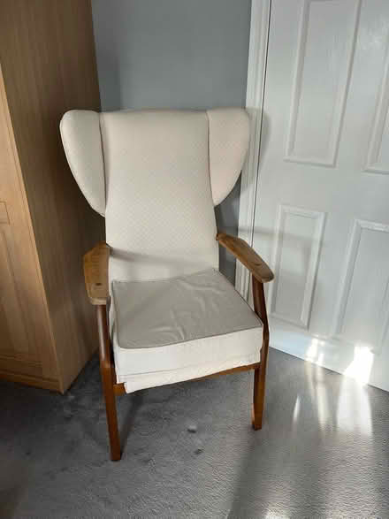 Photo of free High wing back armchair (BR7) #2