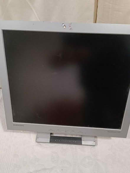 Photo of free Samsung SyncMaster 17in monitor (Winnersh RG41) #2
