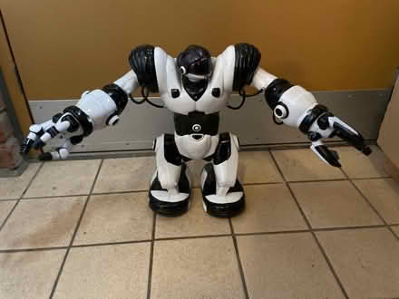 Photo of free Toy robot (Hackbridge SM6) #2