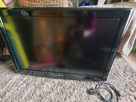 Photo of free 36?inch TV (Leuchars KY16) #1
