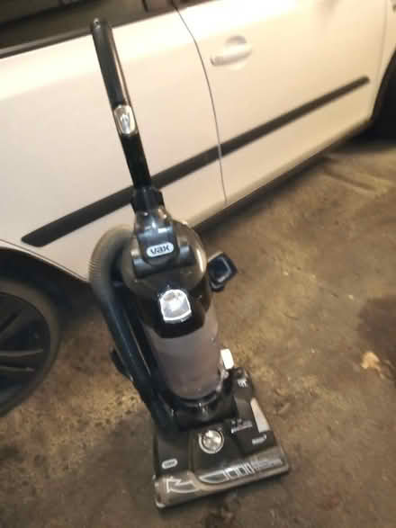 Photo of free Vax upright hoover (Calver S32) #1