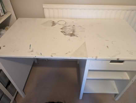 Photo of free White desk (Fortis Green N2) #2