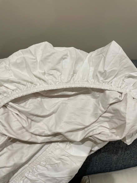 Photo of free Mattress protector - double bed (Amersham HP7) #1