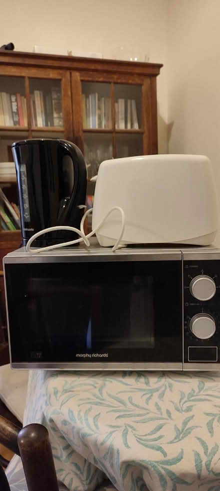 Photo of free Kettle, microwave, toaster (Waterloo L22) #1