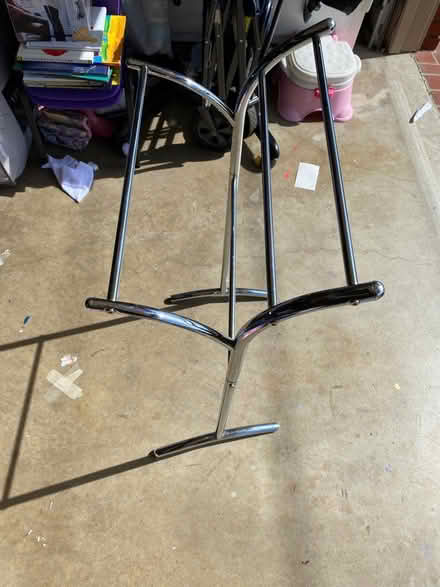 Photo of free Standing towel rack (South San Francisco) #1