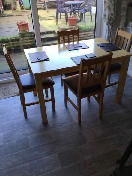 Photo of free Dining table and chairs (DY8) #1