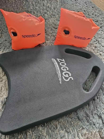 Photo of free Swimming float and arm bands (Kingston KT2) #1