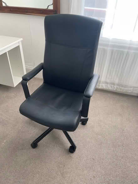 Photo of free 2x office chairs (Tulse hill) #2