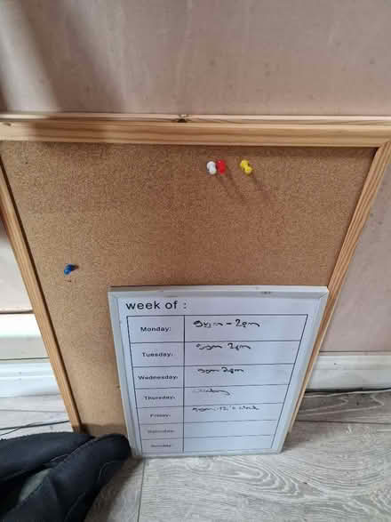 Photo of free 2 pin boards and daily white board (Harrogate HG1) #1