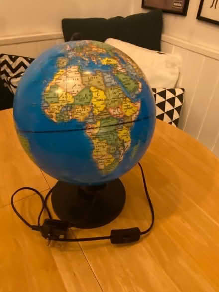 Photo of free Globe lamp (CT10) #1