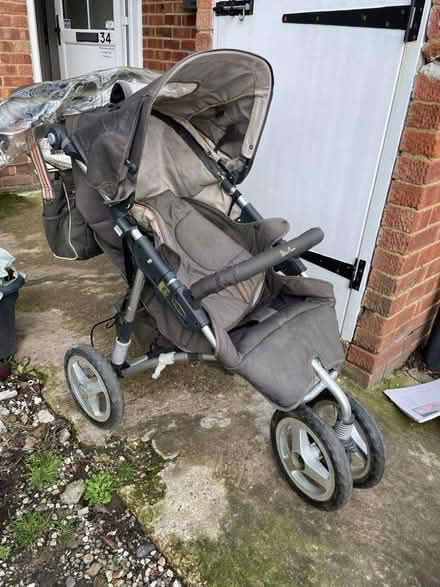Photo of free Silver cross pushchair (Wokingham RG41) #1