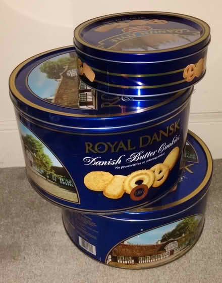 Photo of free 7 Empty Food Tins (Chestnut Hill, Newton) #1