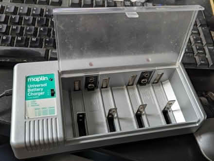 Photo of free Maplin Universal Battery Charger (Bog Gate TW10) #1