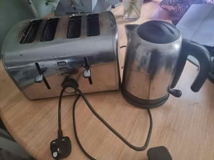 Photo of free Stainless steel kettle and toaster (Westcliff on sea) #1